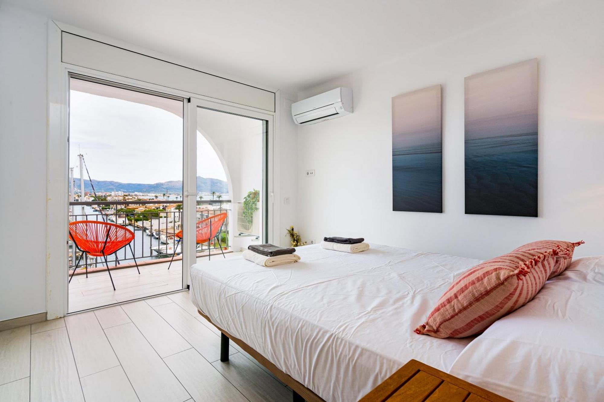 Apartamento Frente Al Canal Con Terraza إمبوريابرافا المظهر الخارجي الصورة