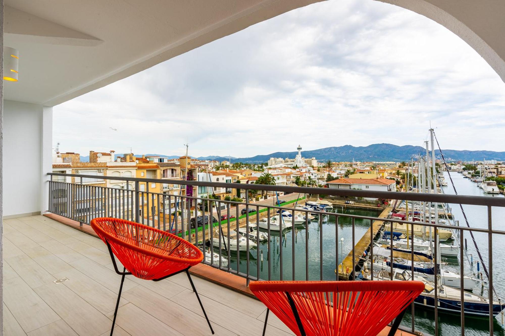 Apartamento Frente Al Canal Con Terraza إمبوريابرافا المظهر الخارجي الصورة