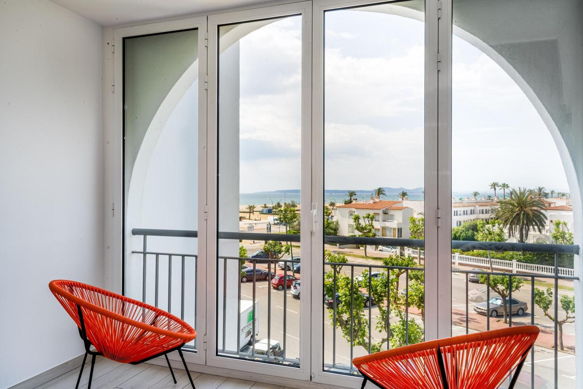 Apartamento Frente Al Canal Con Terraza إمبوريابرافا المظهر الخارجي الصورة