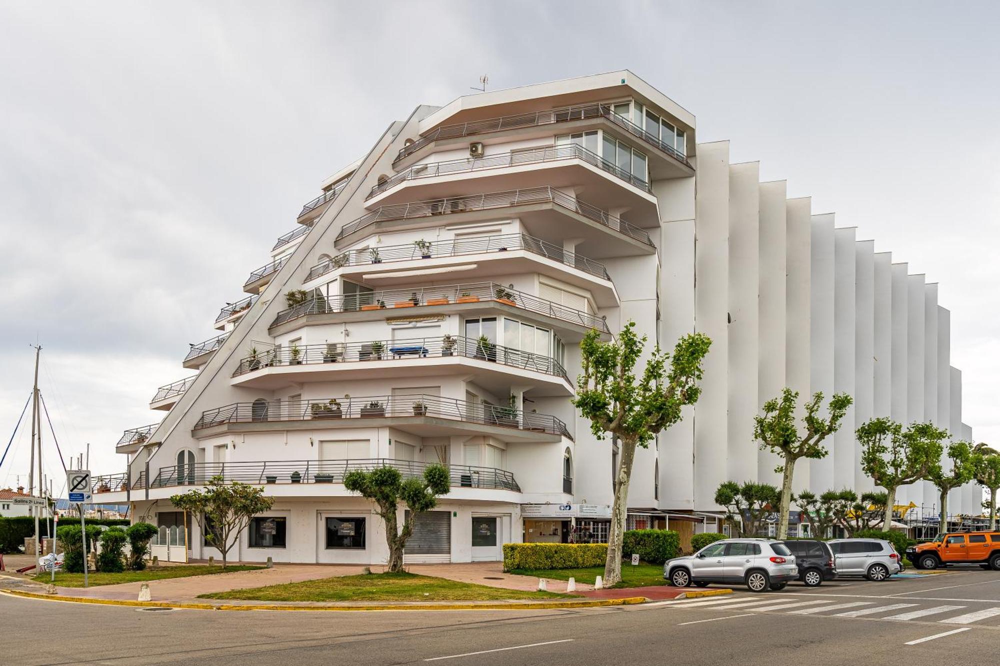 Apartamento Frente Al Canal Con Terraza إمبوريابرافا المظهر الخارجي الصورة